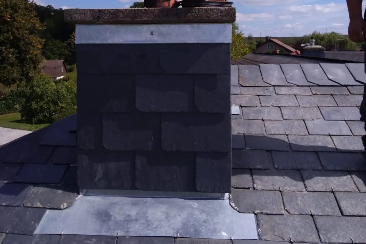 RÉFECTION-DE-PIED-DE-CHEMINÉ-ANGE-COUVERTURE-57-min